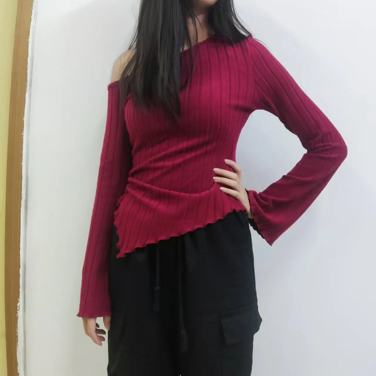Women'S New off Shoulder Cross Long Sleeved Slim Fit Casual Street Style Asymmetrical Elegant T-Shirt Trumpet Sleeve Top