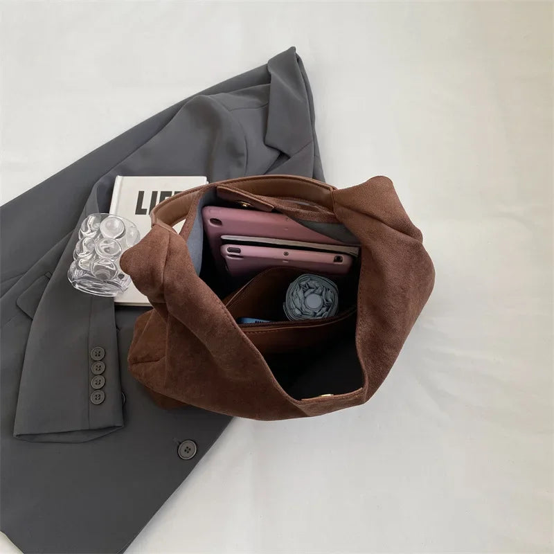 Autumn and Winter Vintage Women'S Bag Large Capacity Suede Shoulder Bag Solid Color Simple Casual Commuter Bag Retro Handbags